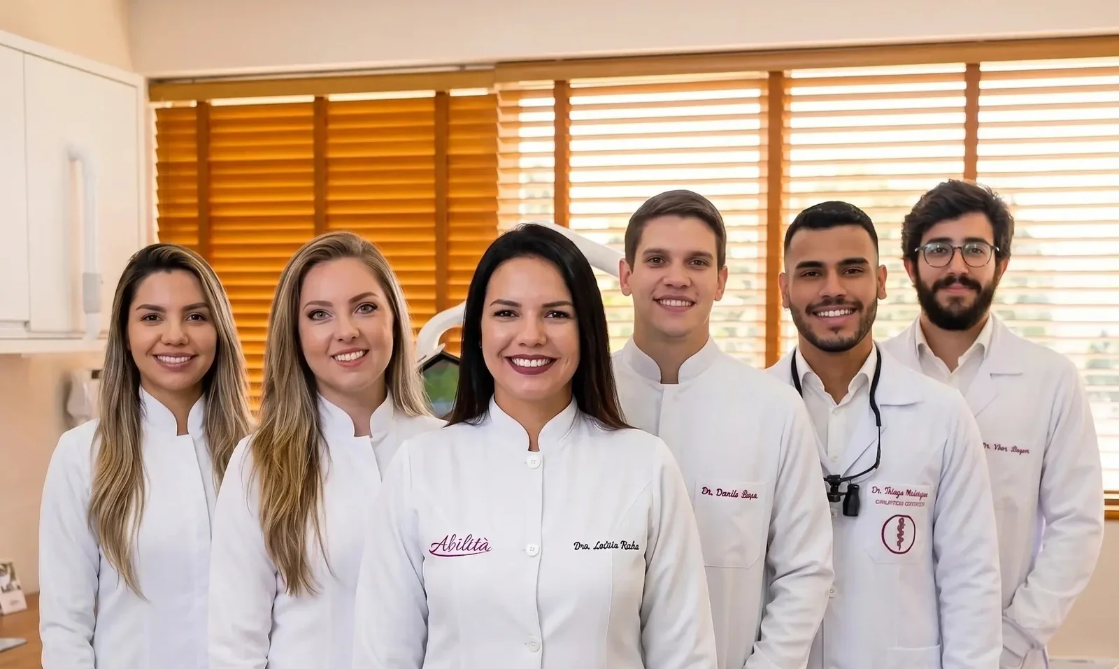 Equipe de implantodontistas da Abilità — Lago Norte, Brasília